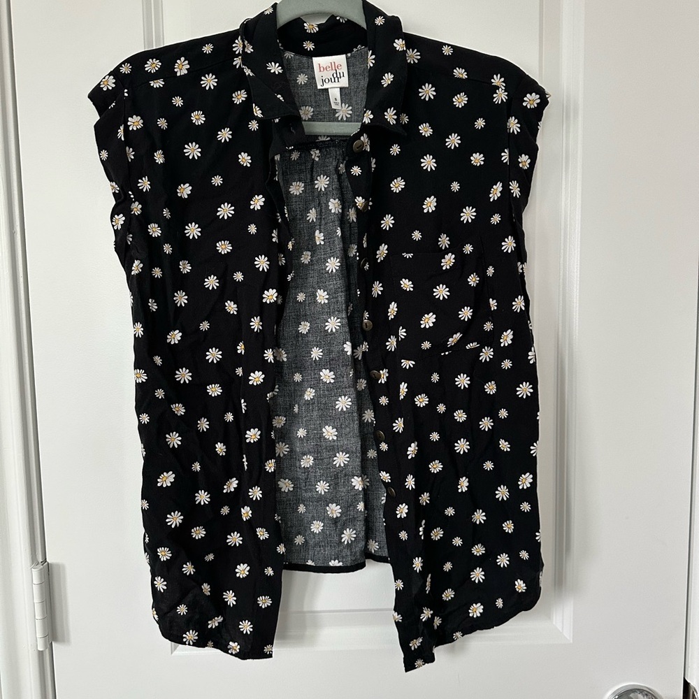 Belle Du Jour Daisy Collared Button Down Daisy Blouse